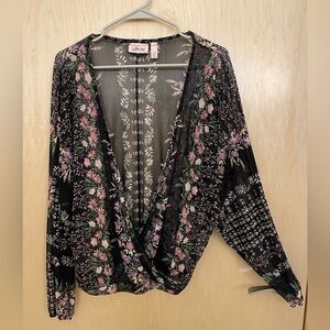 Willow & Root flowy floral top